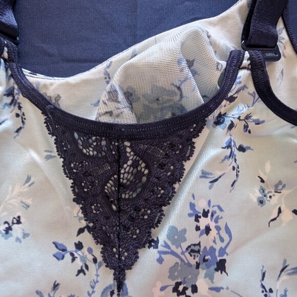 Ruby Ribbon Lace Full Support Bra tank Size 40 Lt Blue with Flowers Like New - Picture 7 of 9